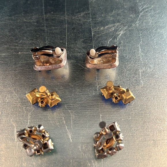 🎉🎉Exquisite vintage clips and screw back earrings 🎉🎉 - Picture 2 of 5